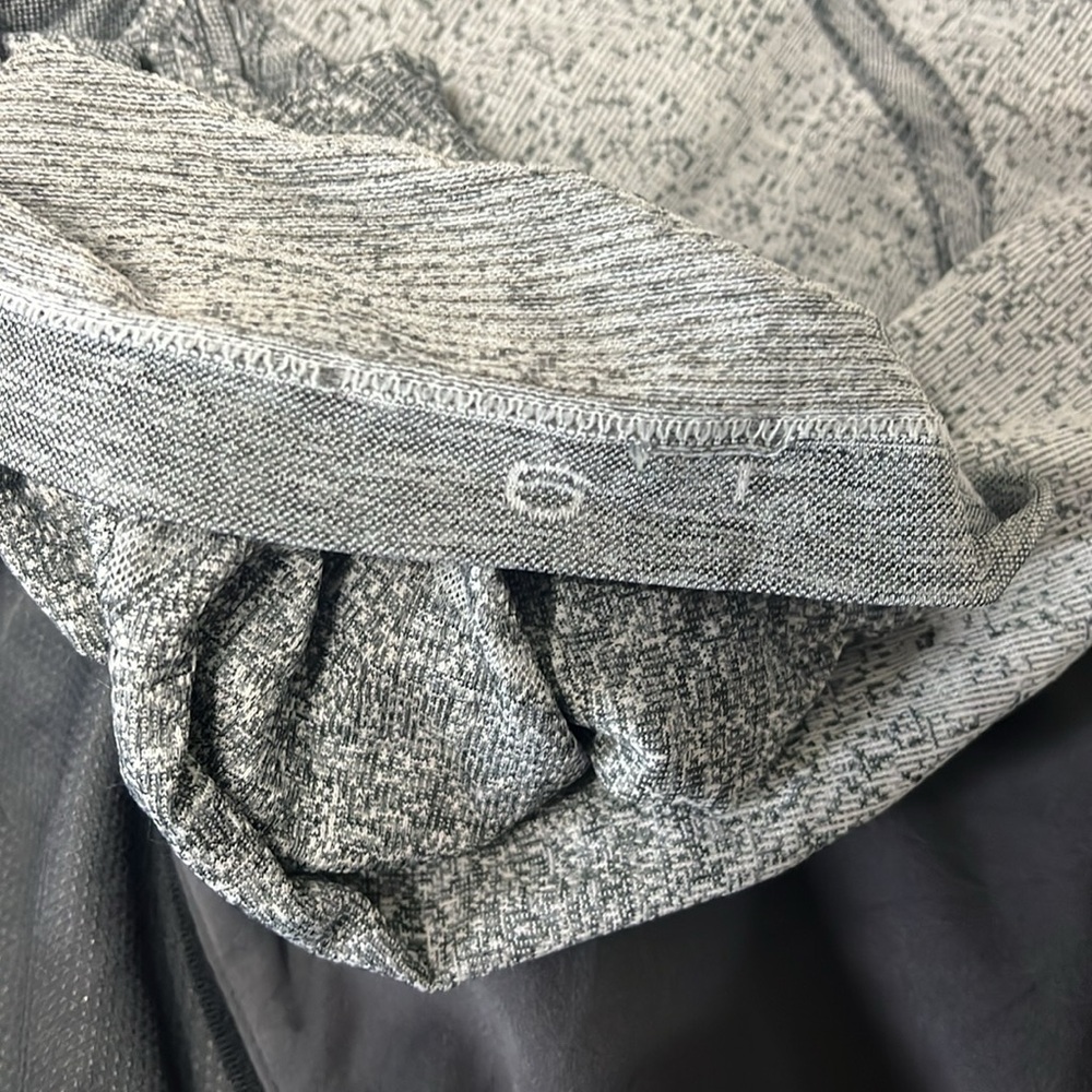 Lululemon size 6 tank top - Picture 6 of 6